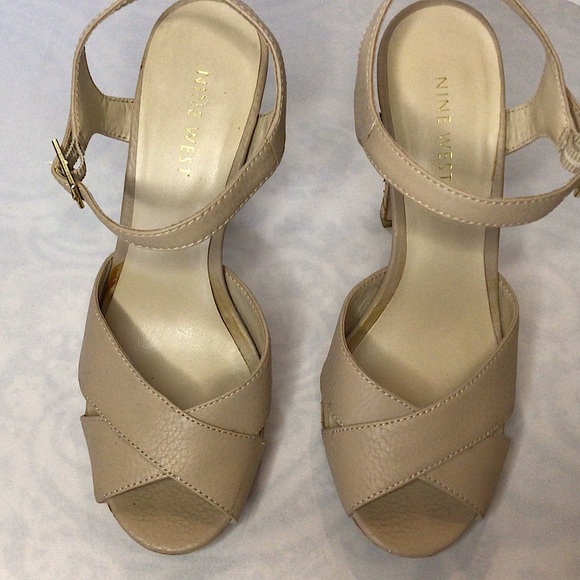 Nine West Cork Platform Heels - Picture 2 of 3